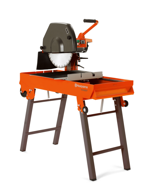 Scies sur table et de carrelage